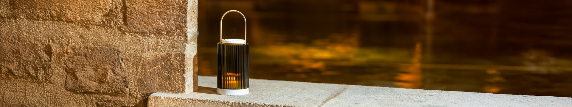 La Promeneuse and her Cameos