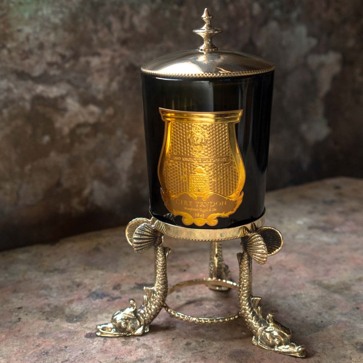 Pointed candle topper